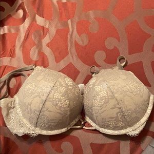 Victoria’s Secret Miraculous Plunge Bra